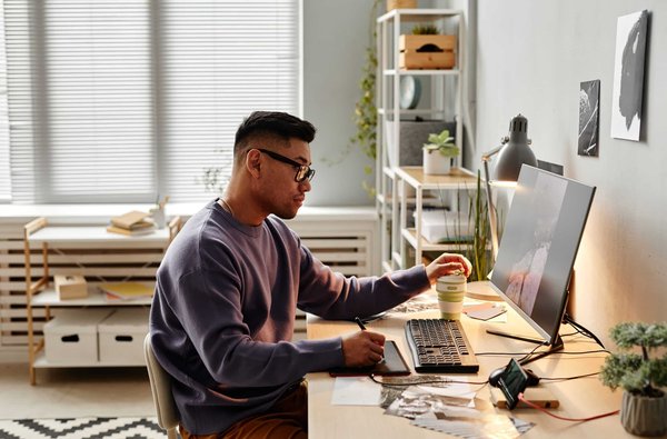 Quels essentiels pour un kit de retouches rapide de votre tenue en milieu de journée?